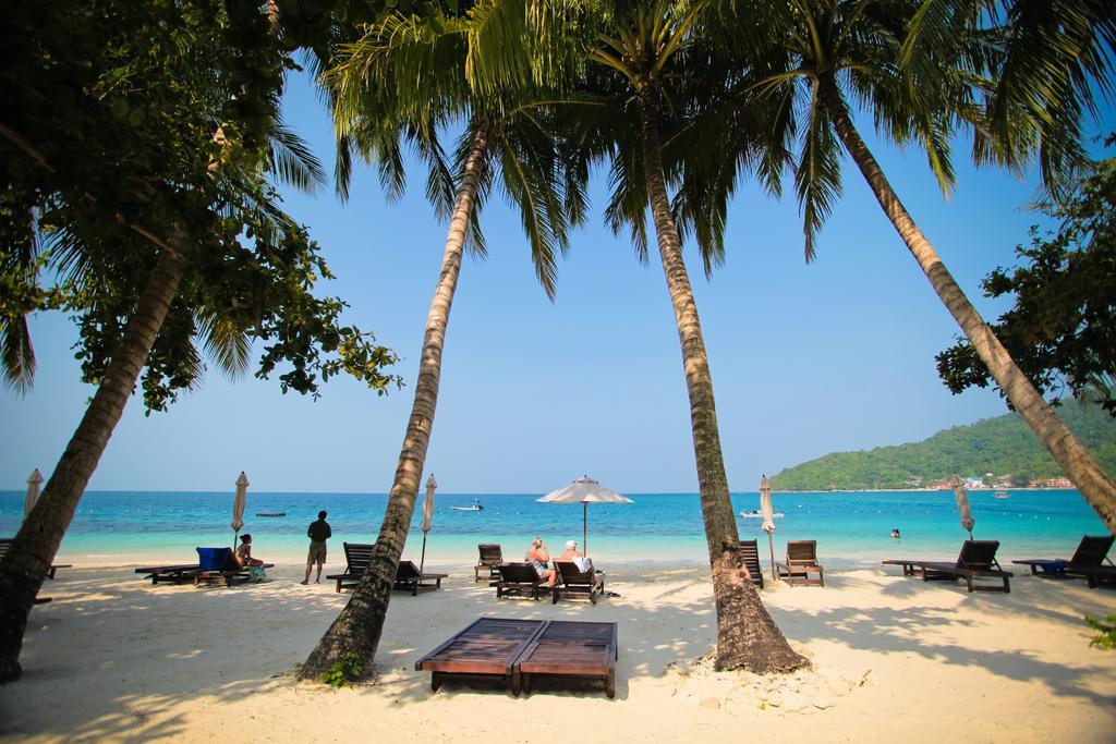 Tuna Bay Island Resort Kampong Pasir Hantu Kültér fotó