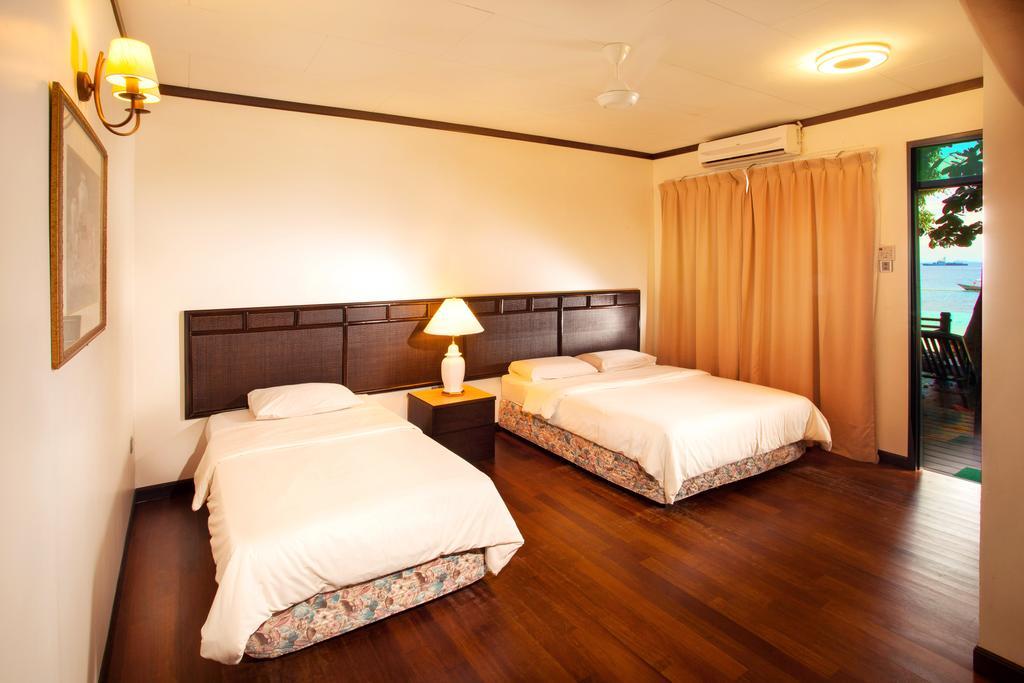 Tuna Bay Island Resort Kampong Pasir Hantu Kültér fotó
