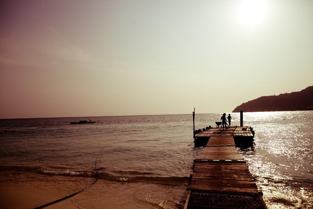 Tuna Bay Island Resort Kampong Pasir Hantu Kültér fotó