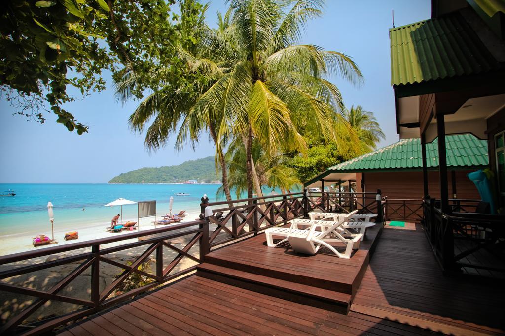 Tuna Bay Island Resort Kampong Pasir Hantu Kültér fotó