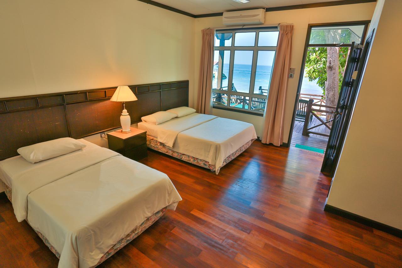 Tuna Bay Island Resort Kampong Pasir Hantu Kültér fotó