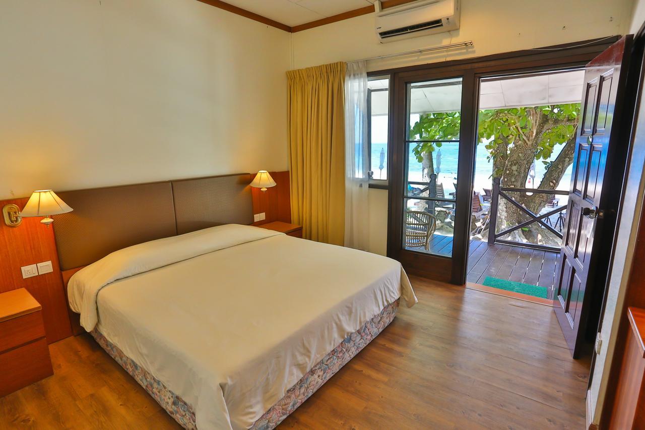 Tuna Bay Island Resort Kampong Pasir Hantu Kültér fotó